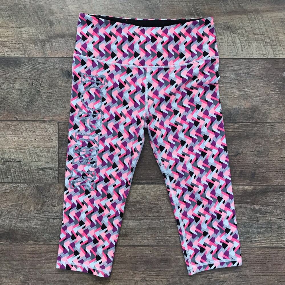 Victoria Secret VSX Knockout Cropped Leggings
